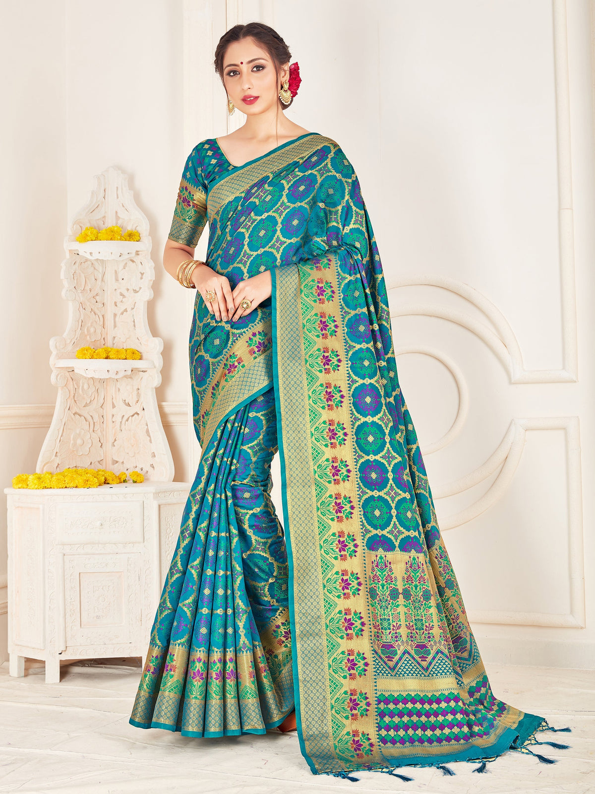 Elegant Turquoise Banarasi Art Silk Woven Saree 