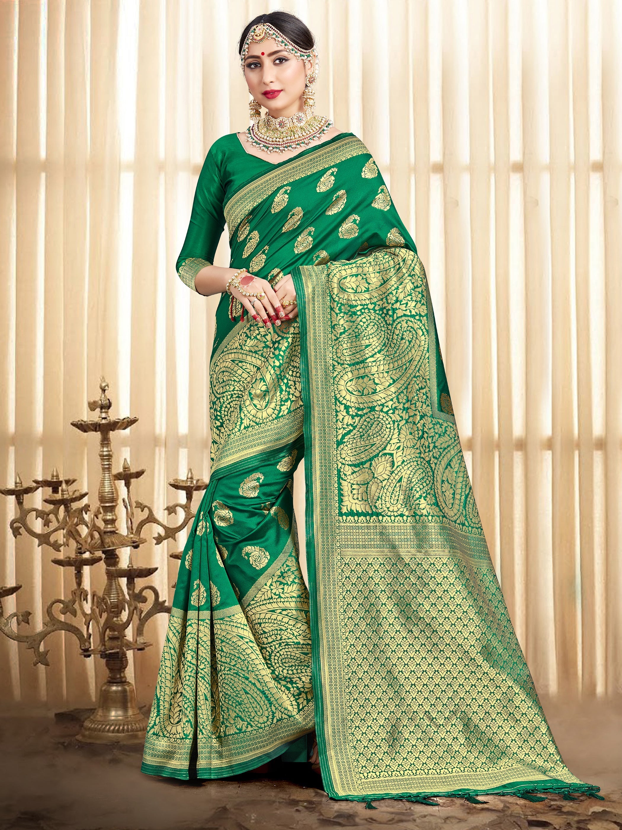 Beautiful Green Banarasi Art Silk Woven Saree 