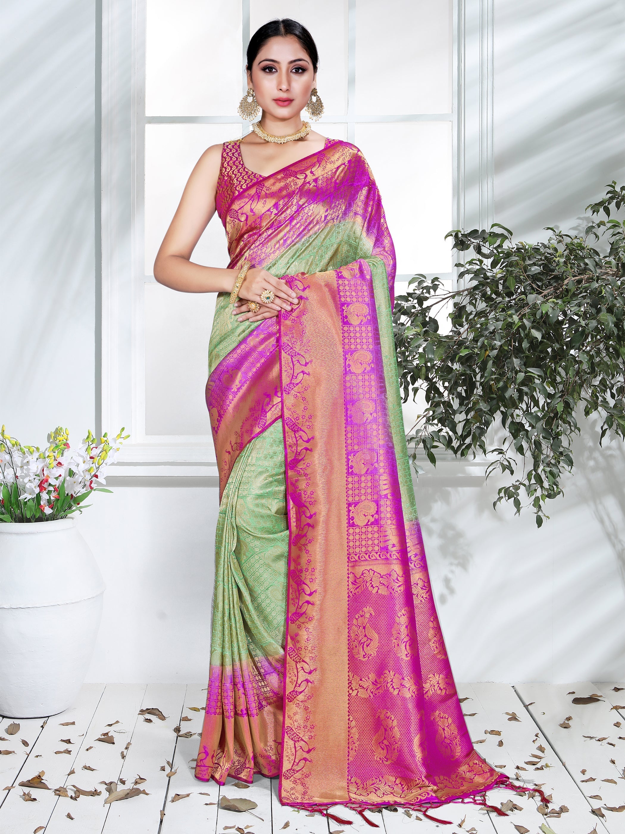 Beautiful Green Banarasi Art Silk Woven Saree 